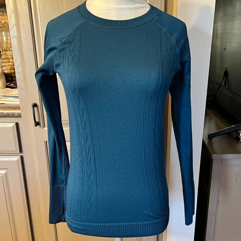 Lululemon Cold Gear Running Top with Cable Knit Pattern